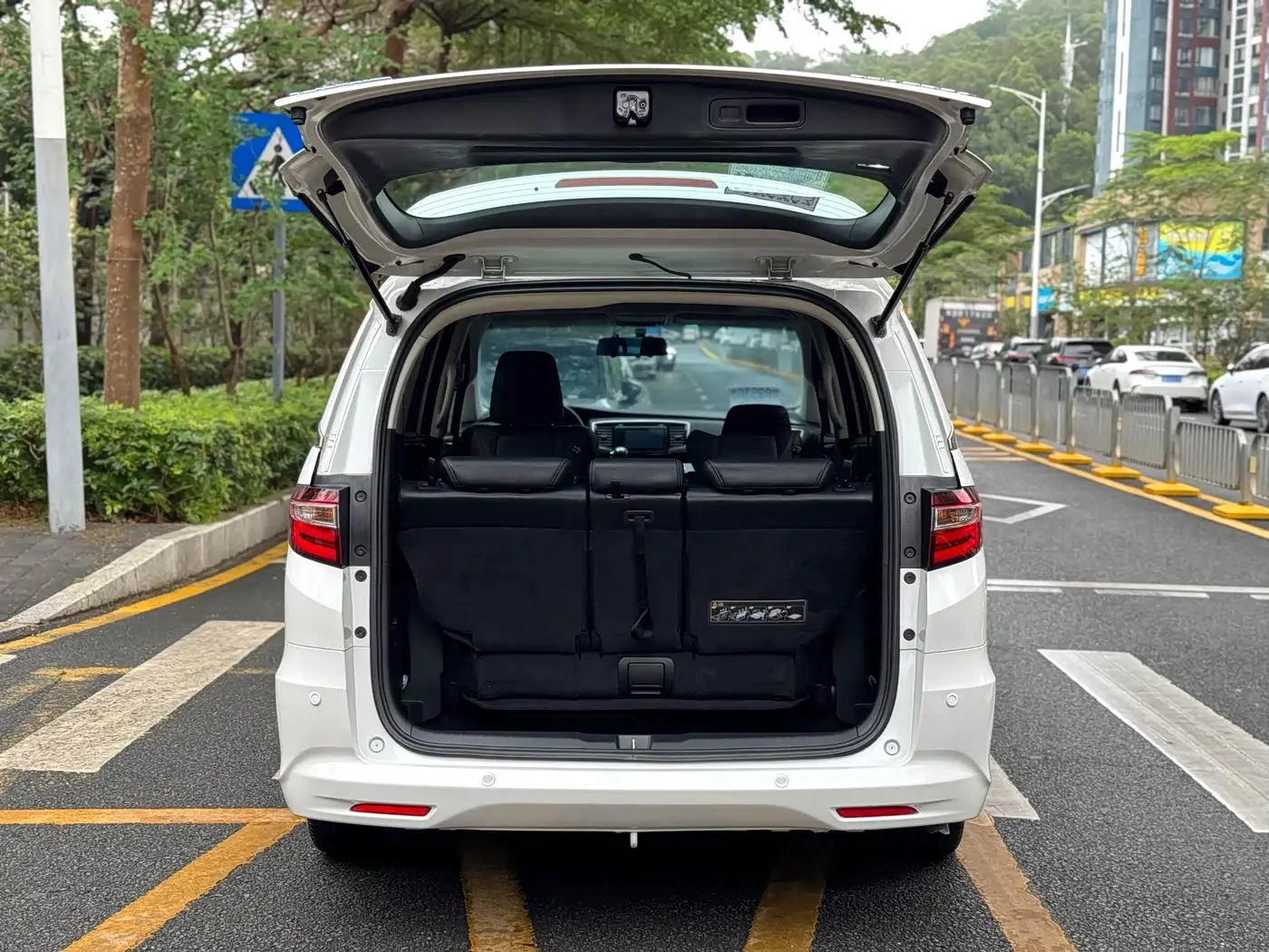 Honda Odyssey 2019 — Фото 17/20