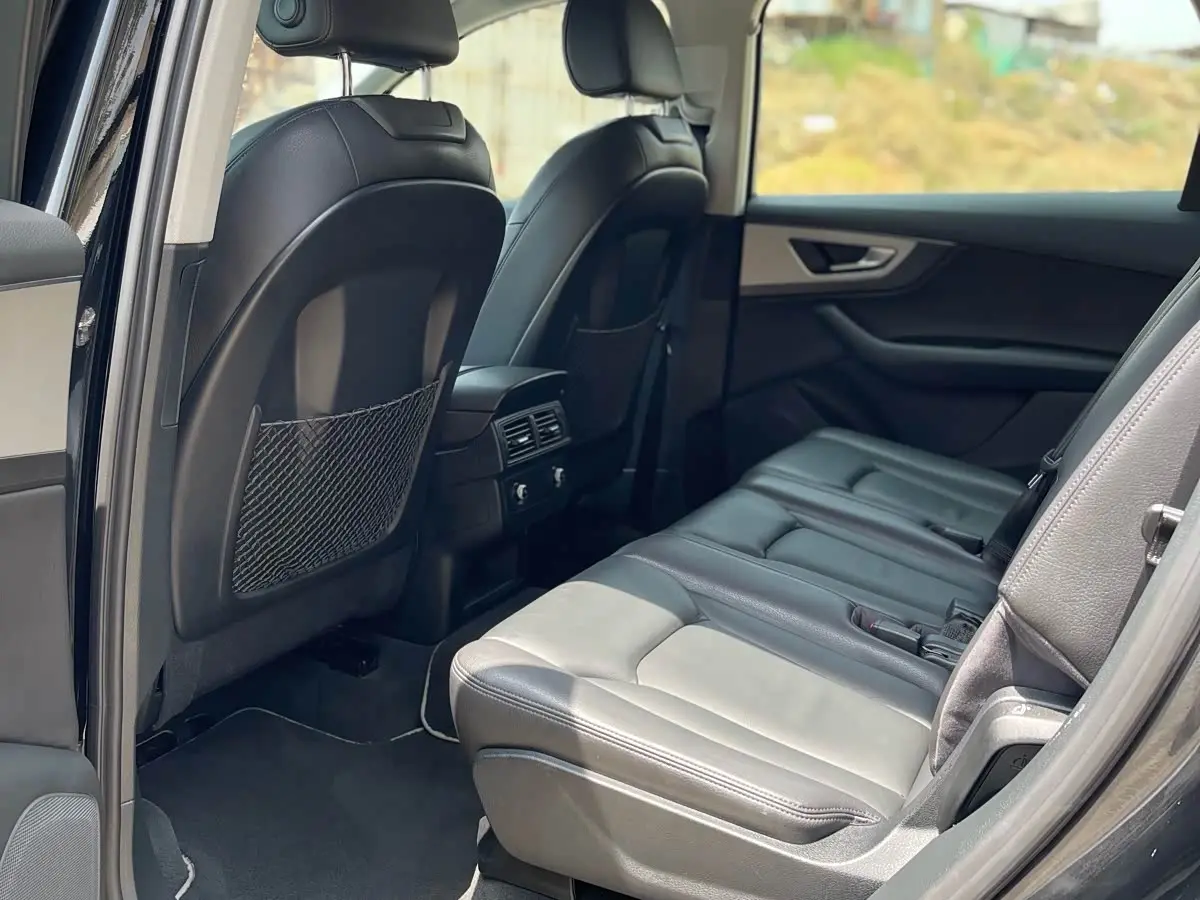 Audi Q7 2017 — Photo 15/15