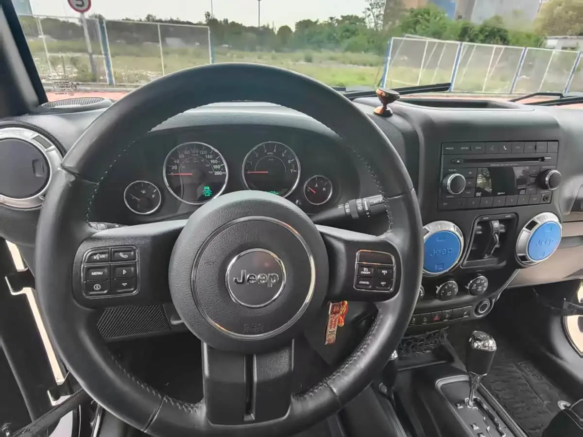 Jeep Wrangler 2016 — Photo 15/20