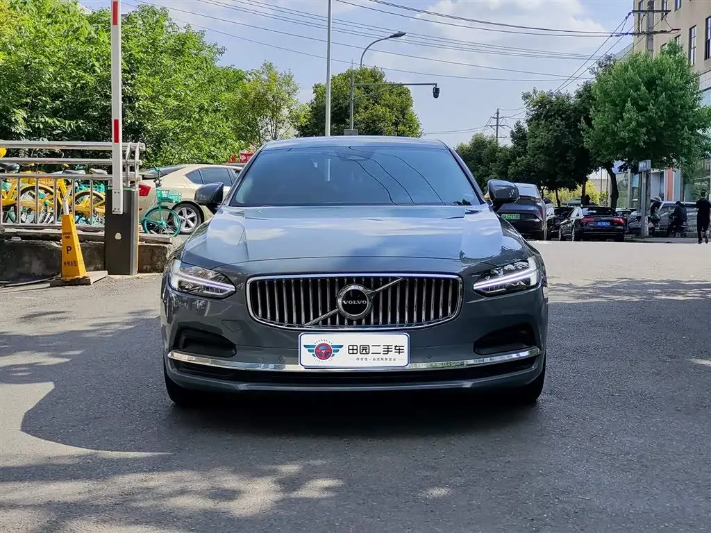 Volvo S90 2021 — Photo 2/11