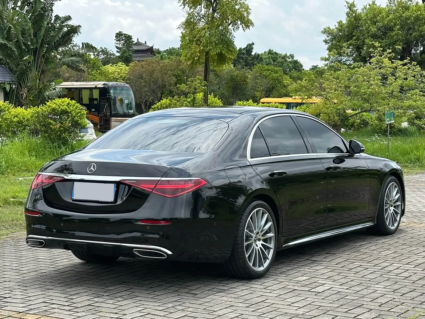 Mercedes-Benz S-Class 2022 — Photo 6/17