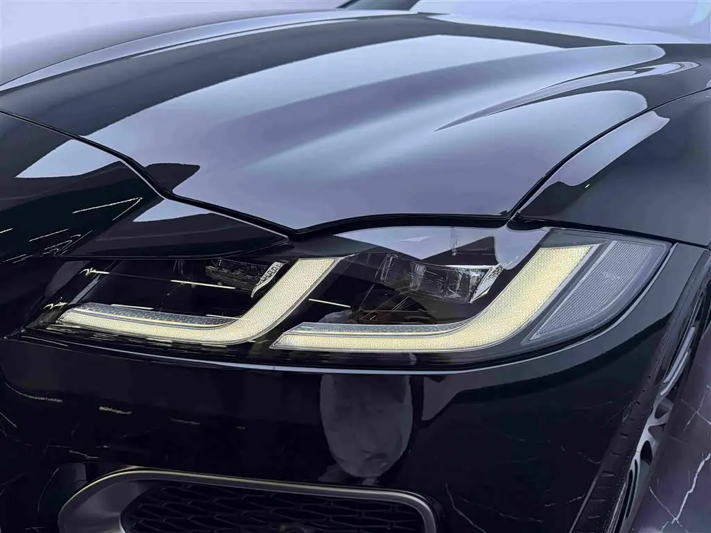 Jaguar XFL 2025 — Photo 8/20