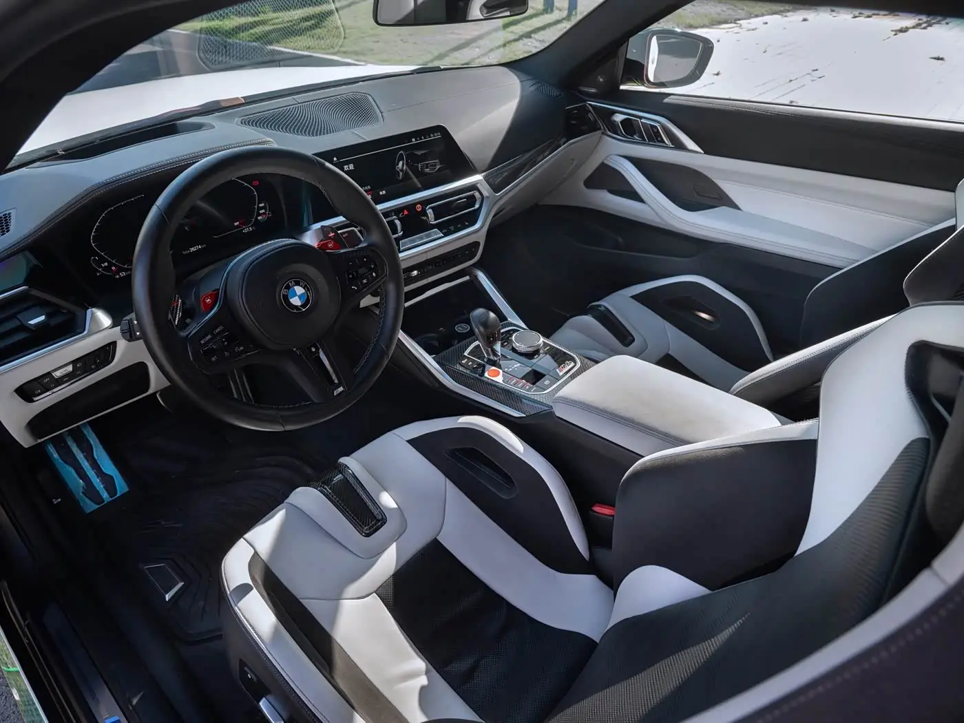 BMW M4 2023 — ფოტო 10/19