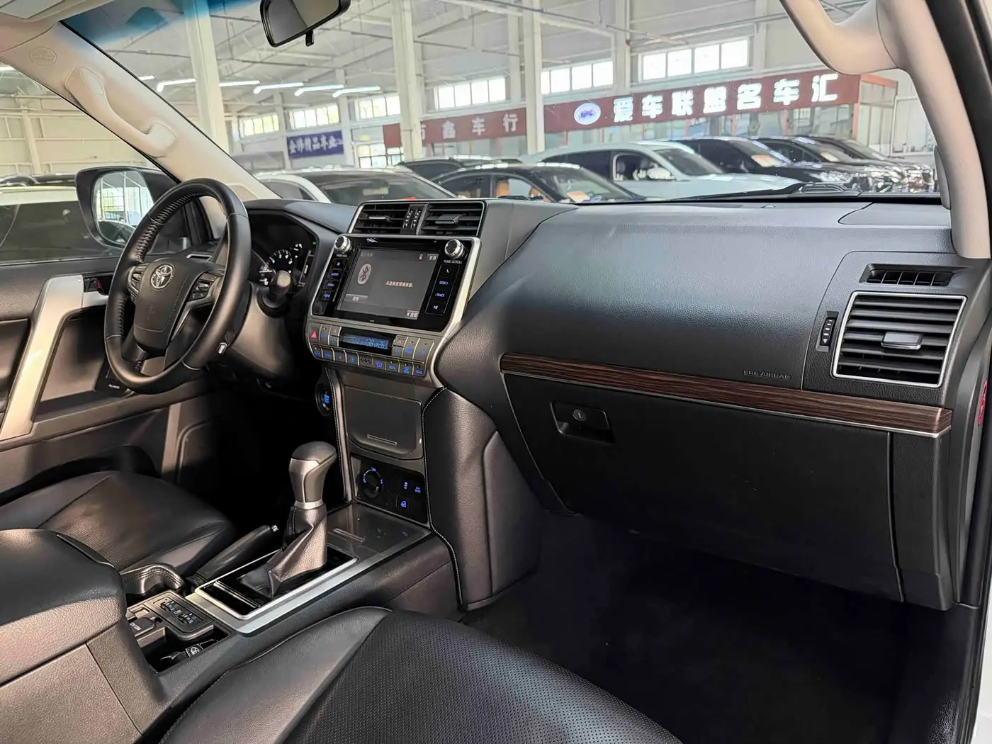 Toyota Prado 2019 — Photo 16/18