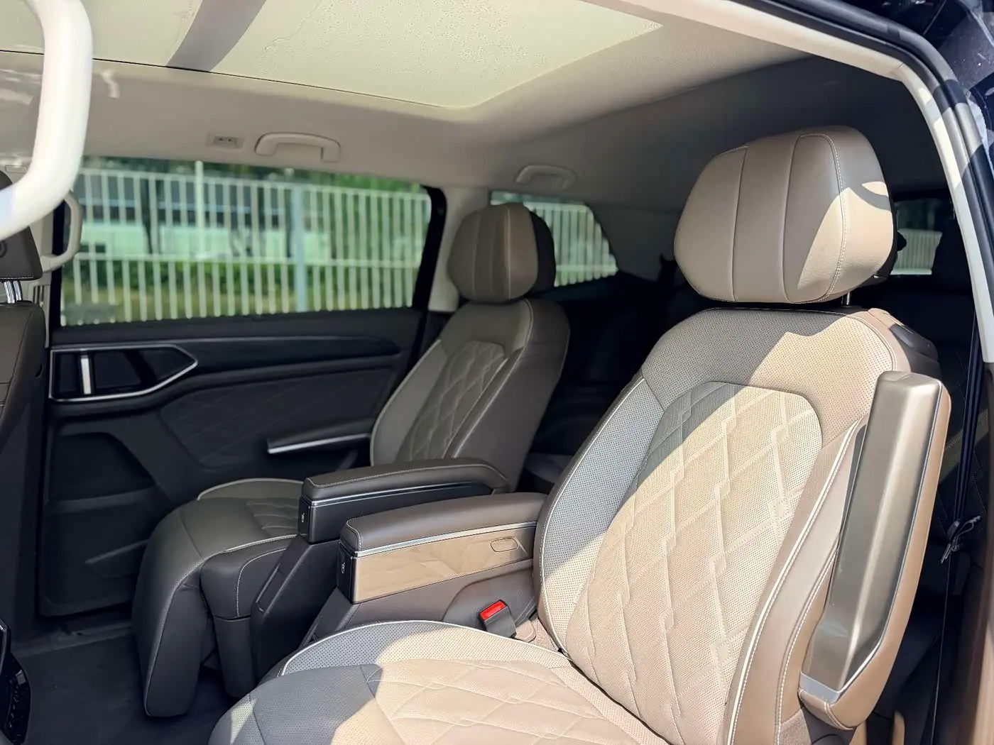 Volkswagen Viloran 2023 — Şəkil 12/20