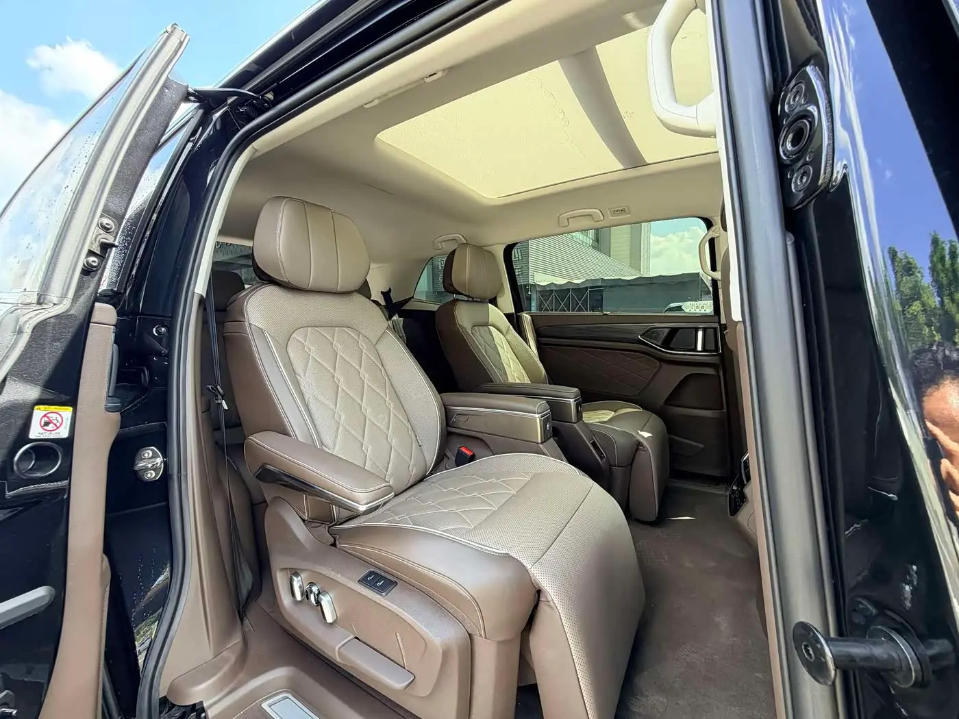 Volkswagen Viloran 2023 — Şəkil 15/20