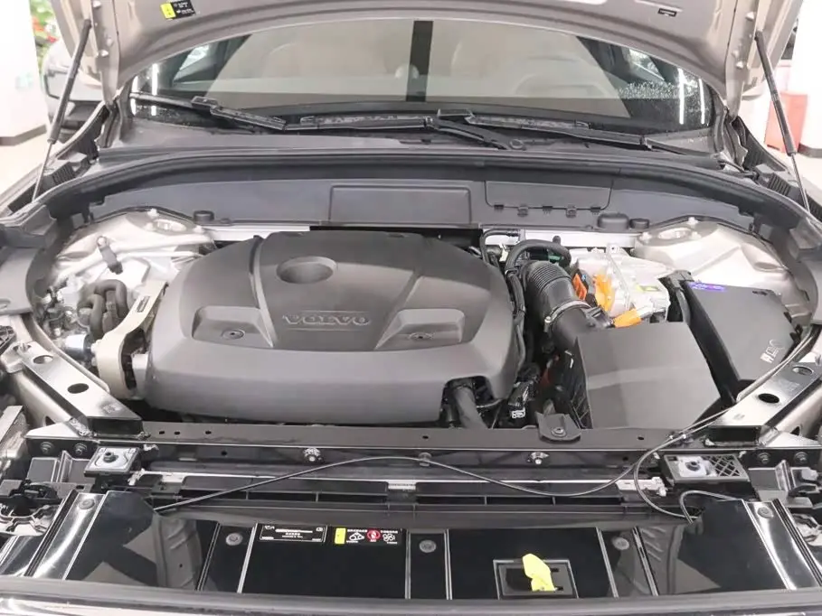 Volvo XC60 Plug-in Hybrid 2024 — Фото 19/19