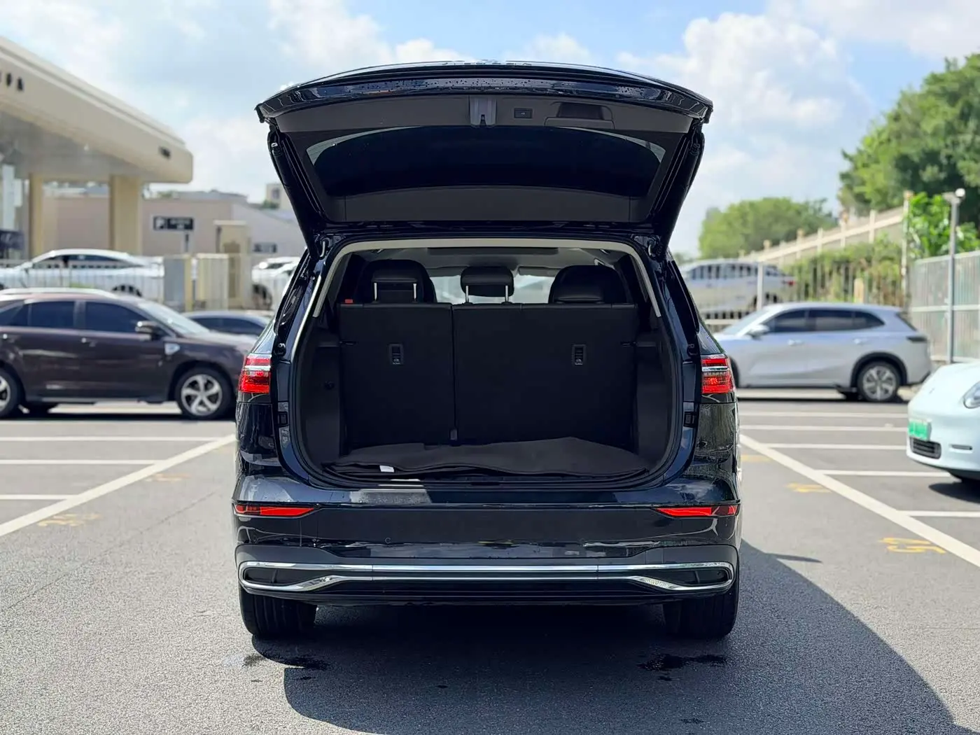 Volkswagen Viloran 2023 — Şəkil 9/20
