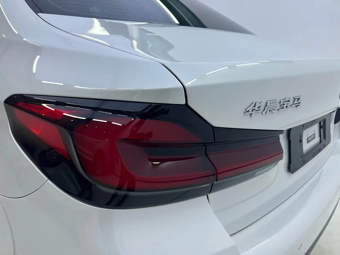 BMW 5 Series 2021 — Photo 7/20