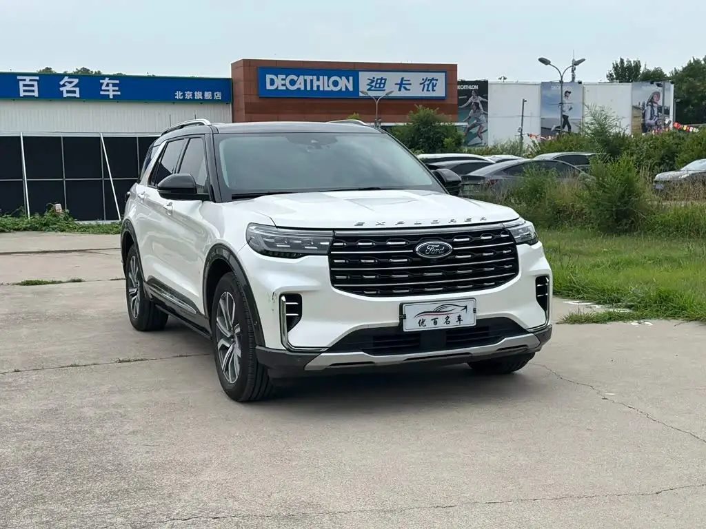 Ford Explorer 2024 — Фото 3/20
