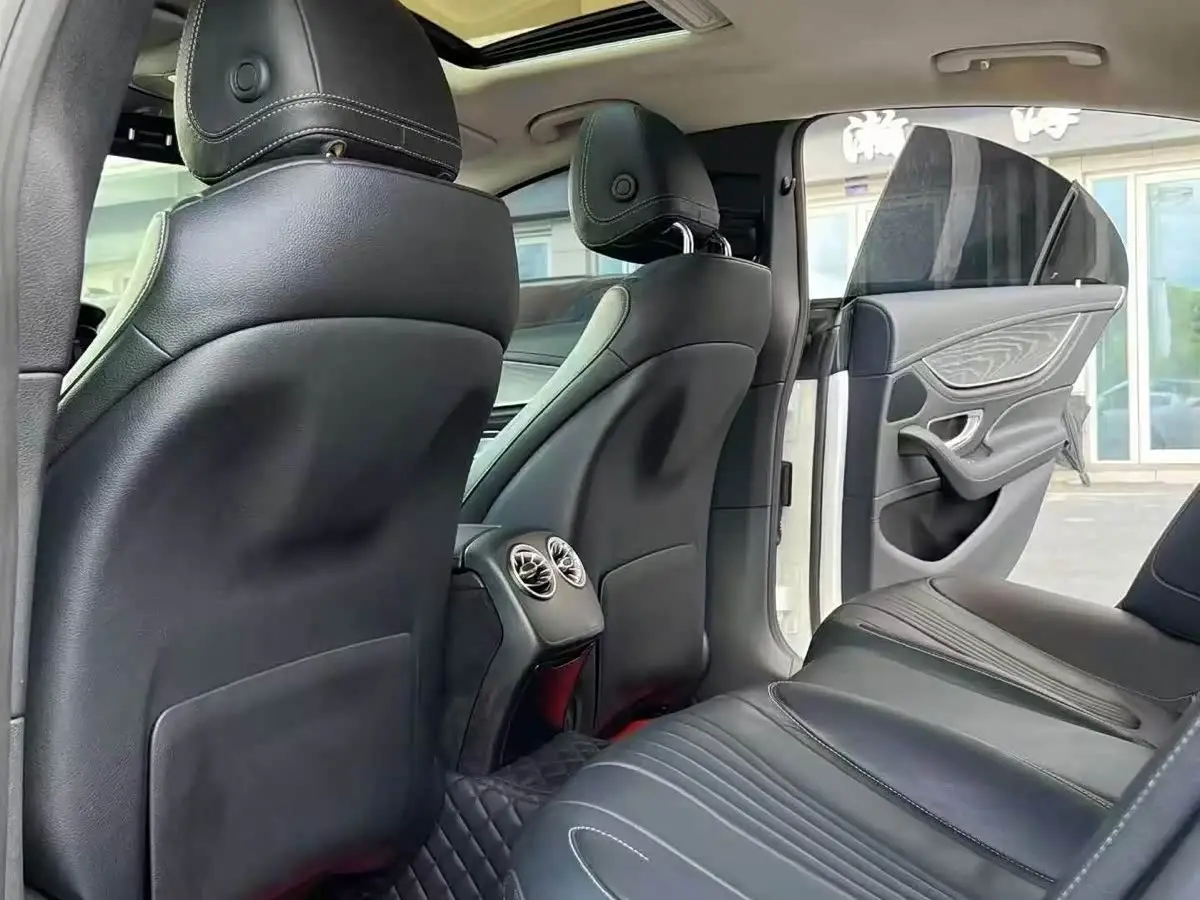 Mercedes-Benz CLS 2019 — Photo 6/9
