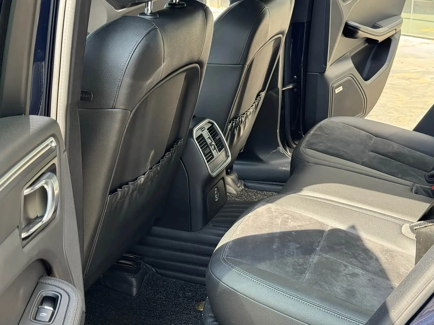 Porsche Macan 2019 — Photo 7/18