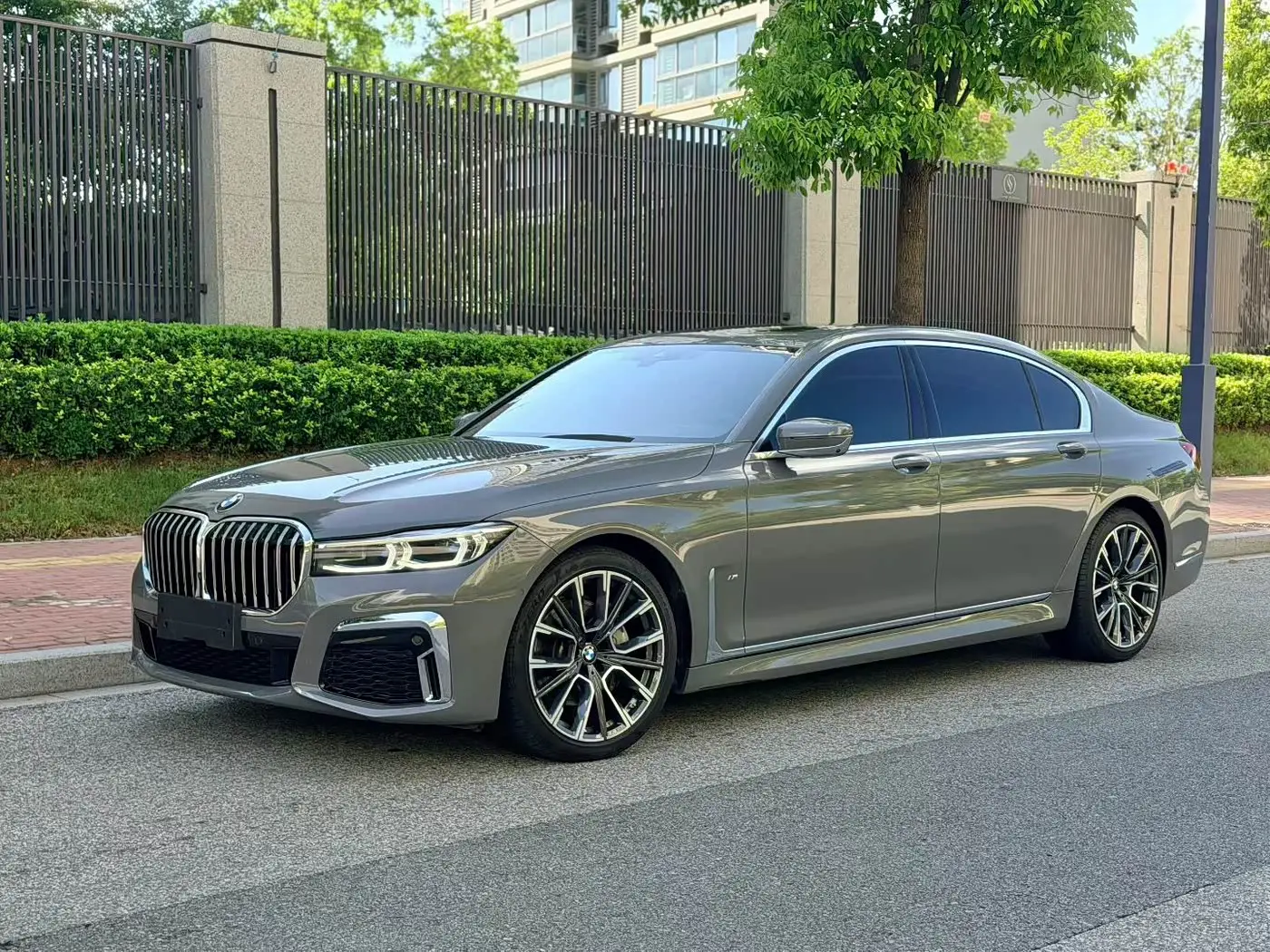 BMW 7 Series 2021 — Şəkil 1/15