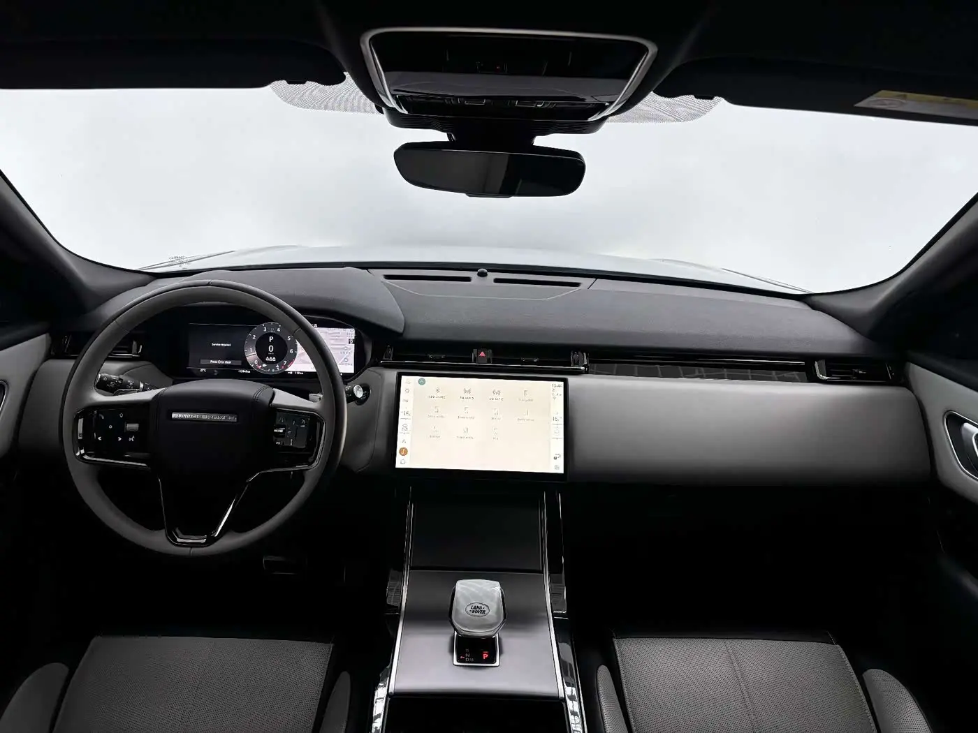 Land Rover Range Rover Velar 2024 — Photo 15/20