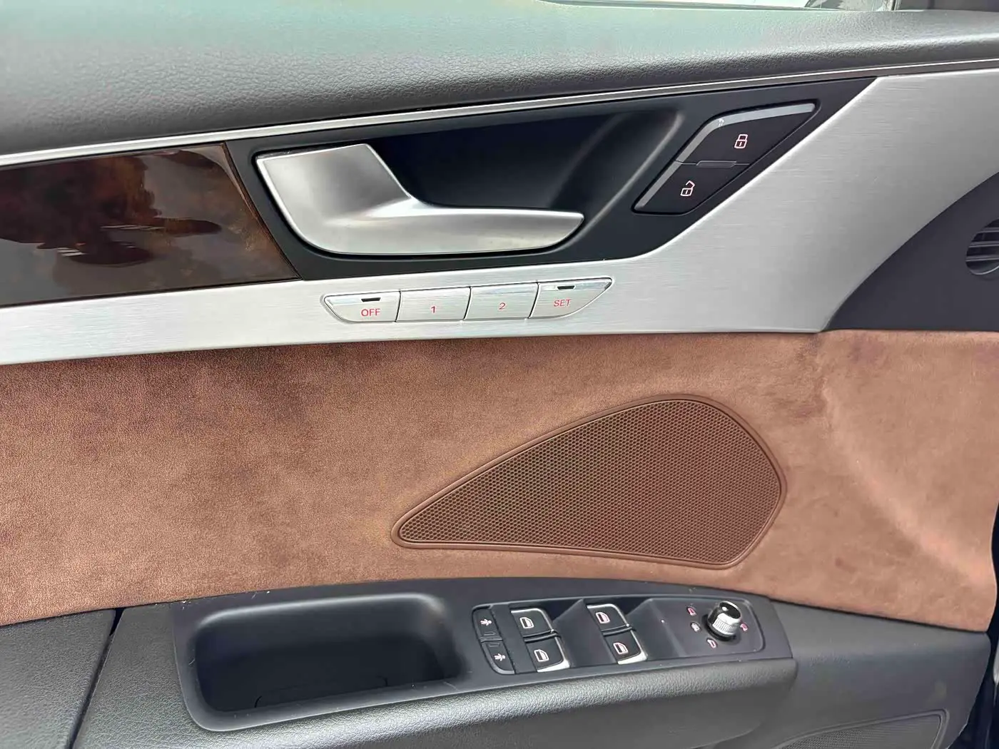 Audi A8 2017 — Photo 4/16