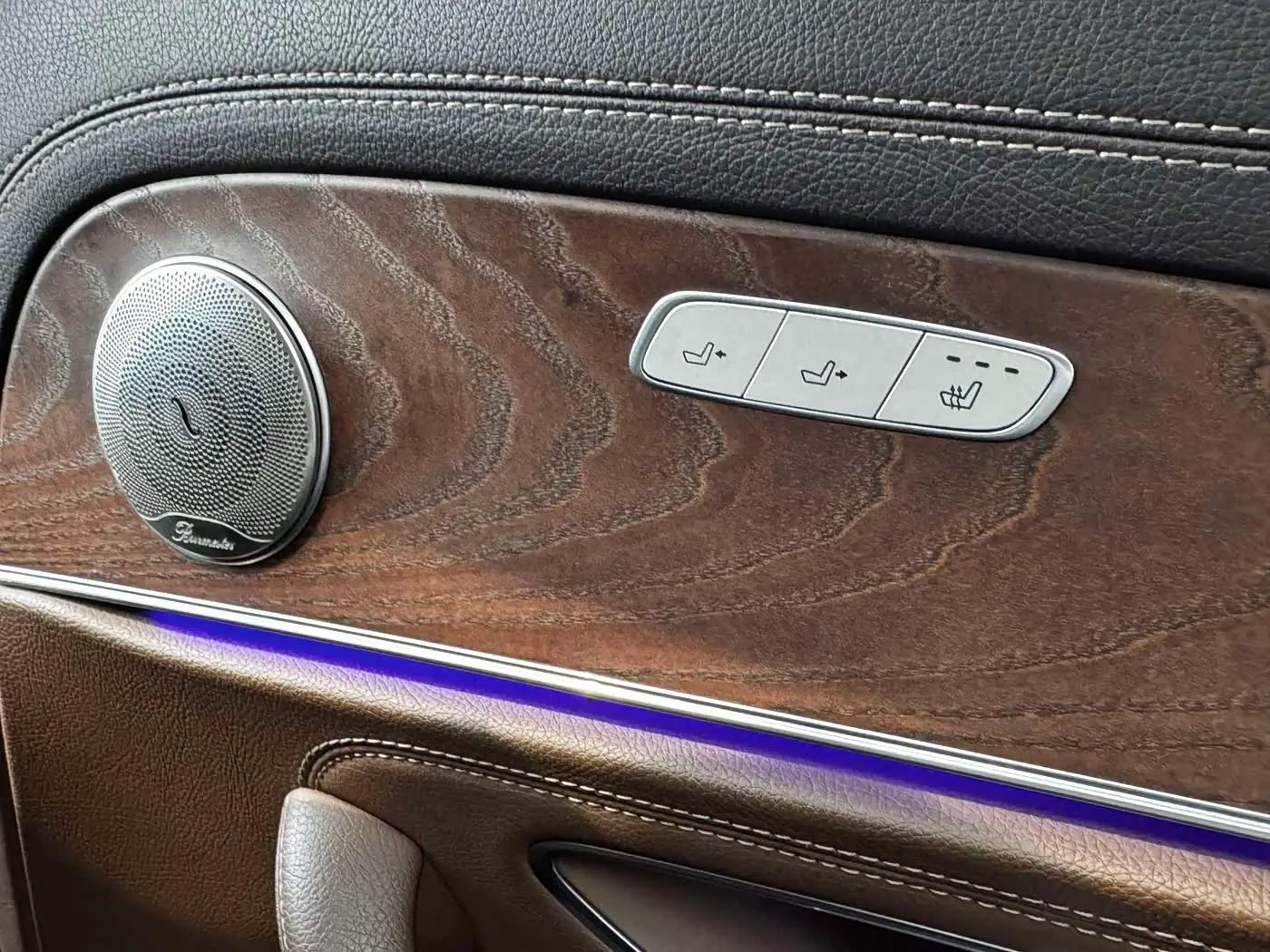 Mercedes-Benz E-Class 2020 — Фото 11/20