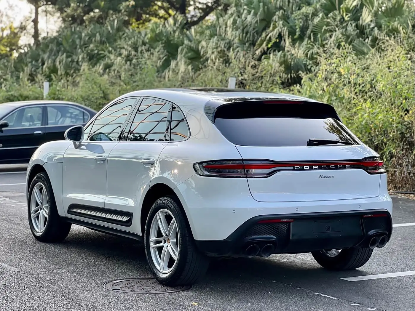Porsche Macan 2022 — Photo 13/14