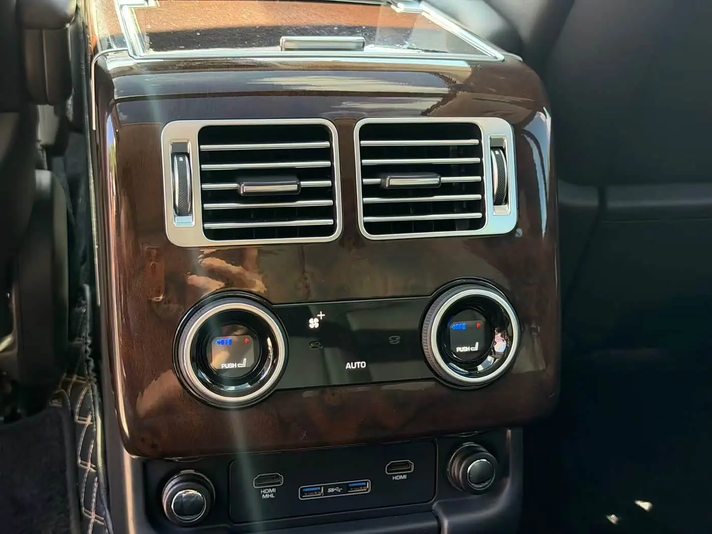 Land Rover Range Rover 2020 — Photo 10/19