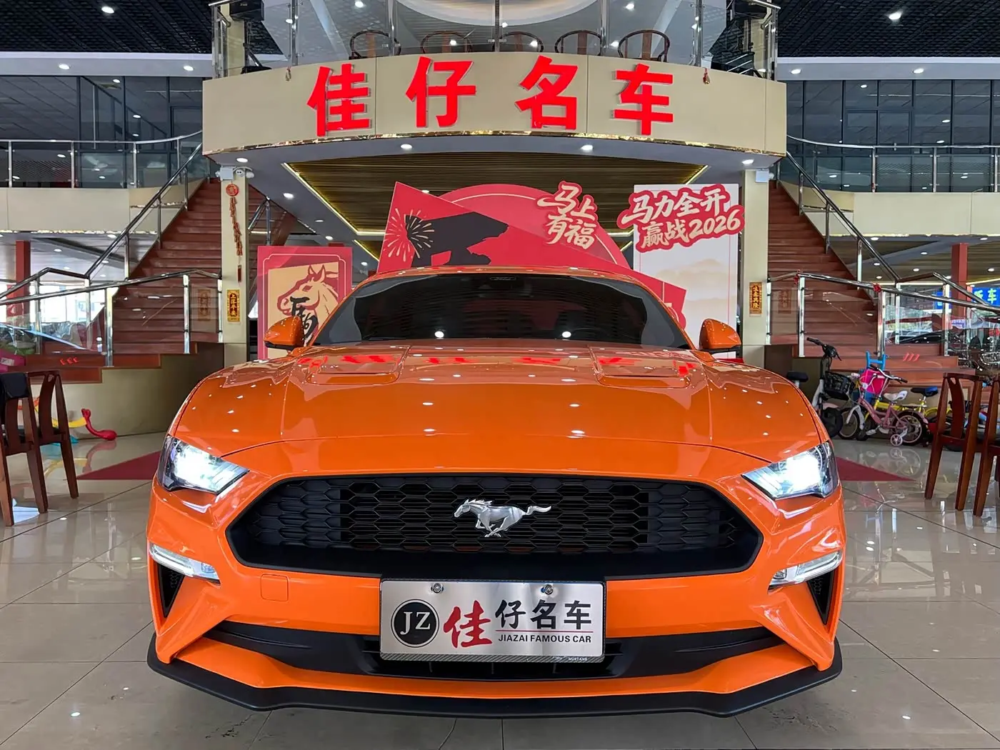 Ford Mustang 2022 — ფოტო 2/14