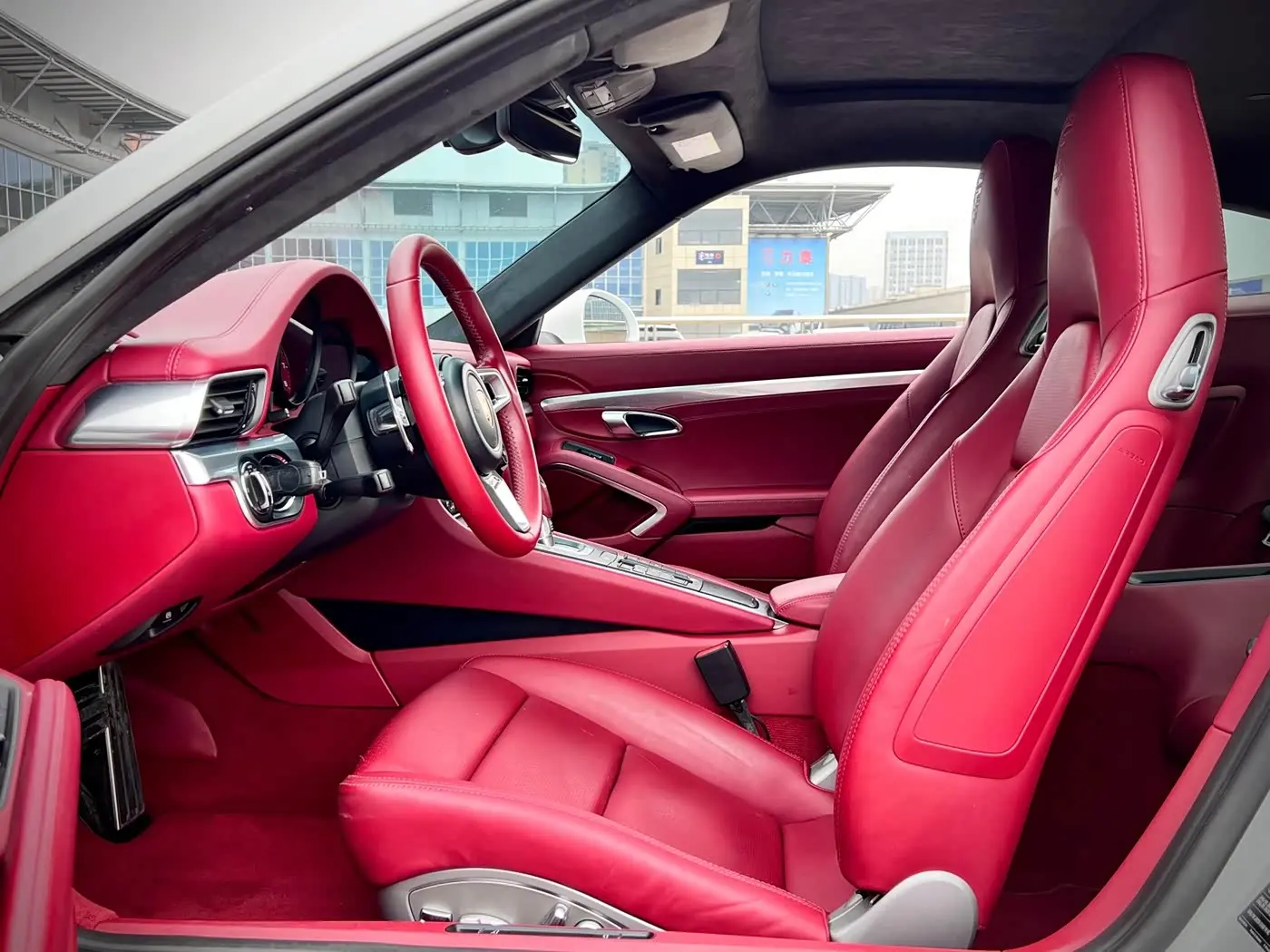 Porsche 911 2018 — Şəkil 12/16
