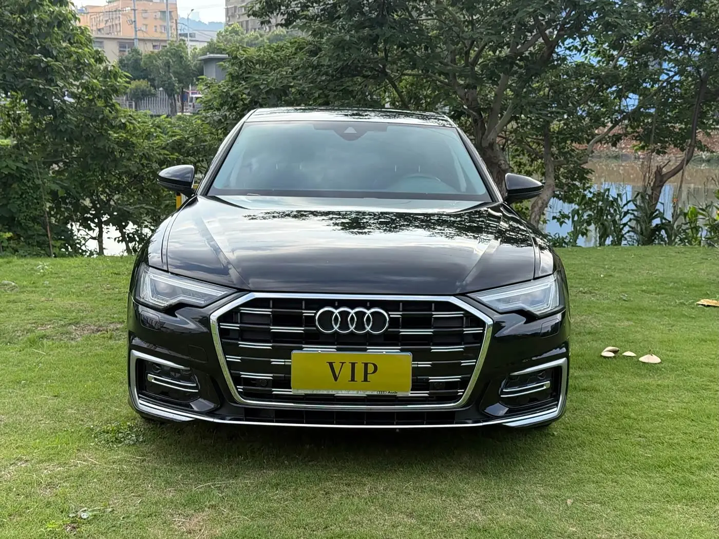 Audi A6L 2024 — Photo 2/17