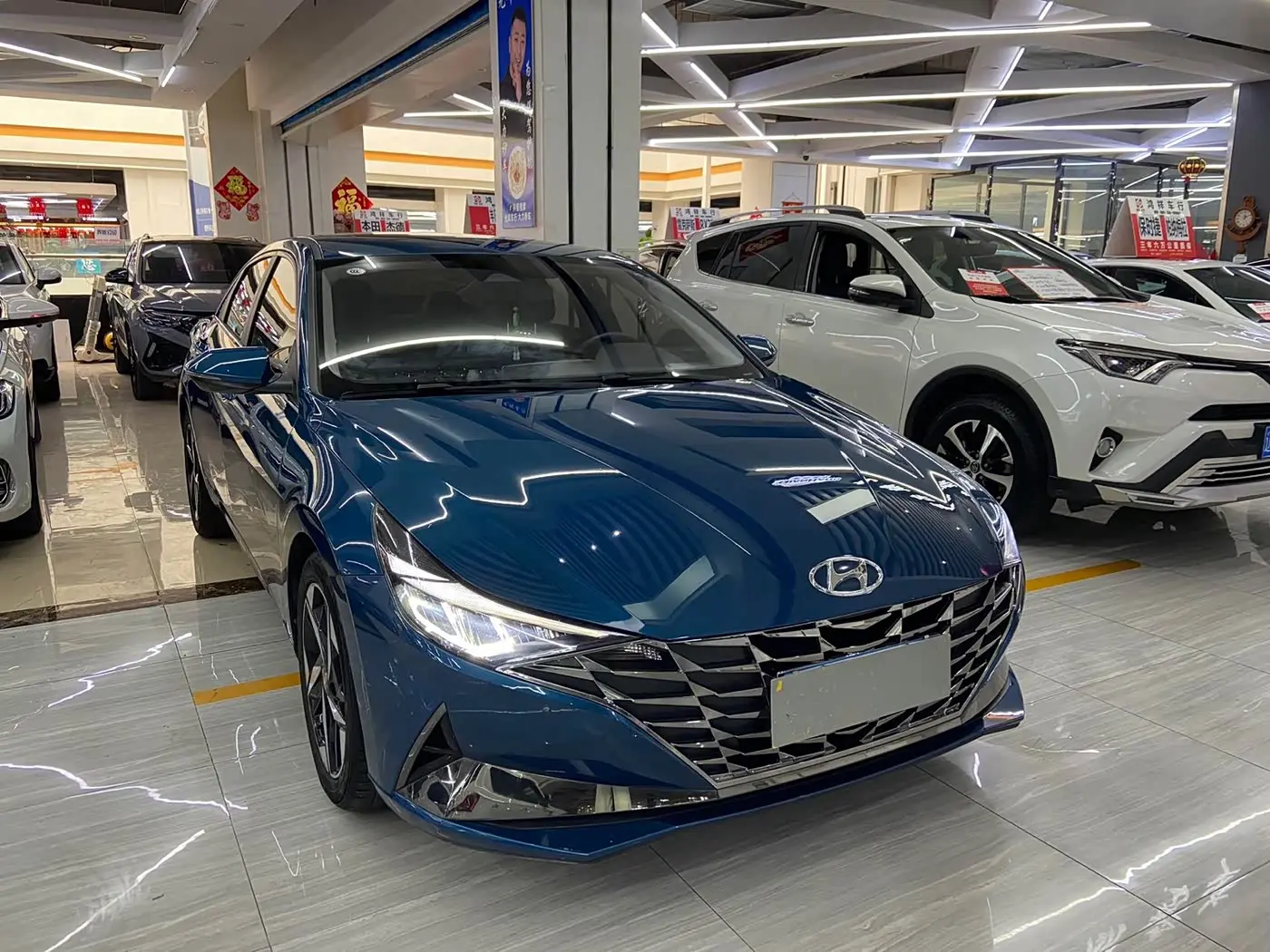 Hyundai Elantra 2023 — Photo 3/20