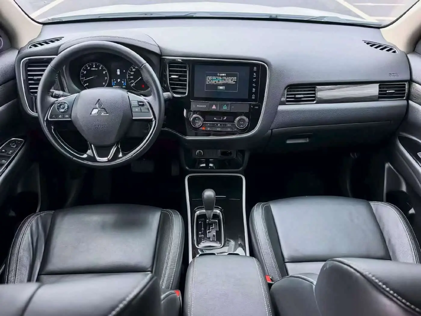 Mitsubishi Outlander 2021 — Фото 8/9