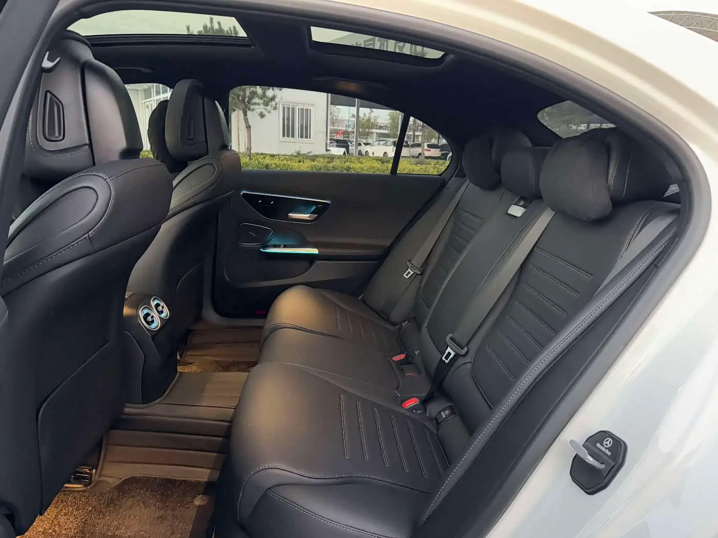 Mercedes-Benz C-Class 2025 — Фото 14/20