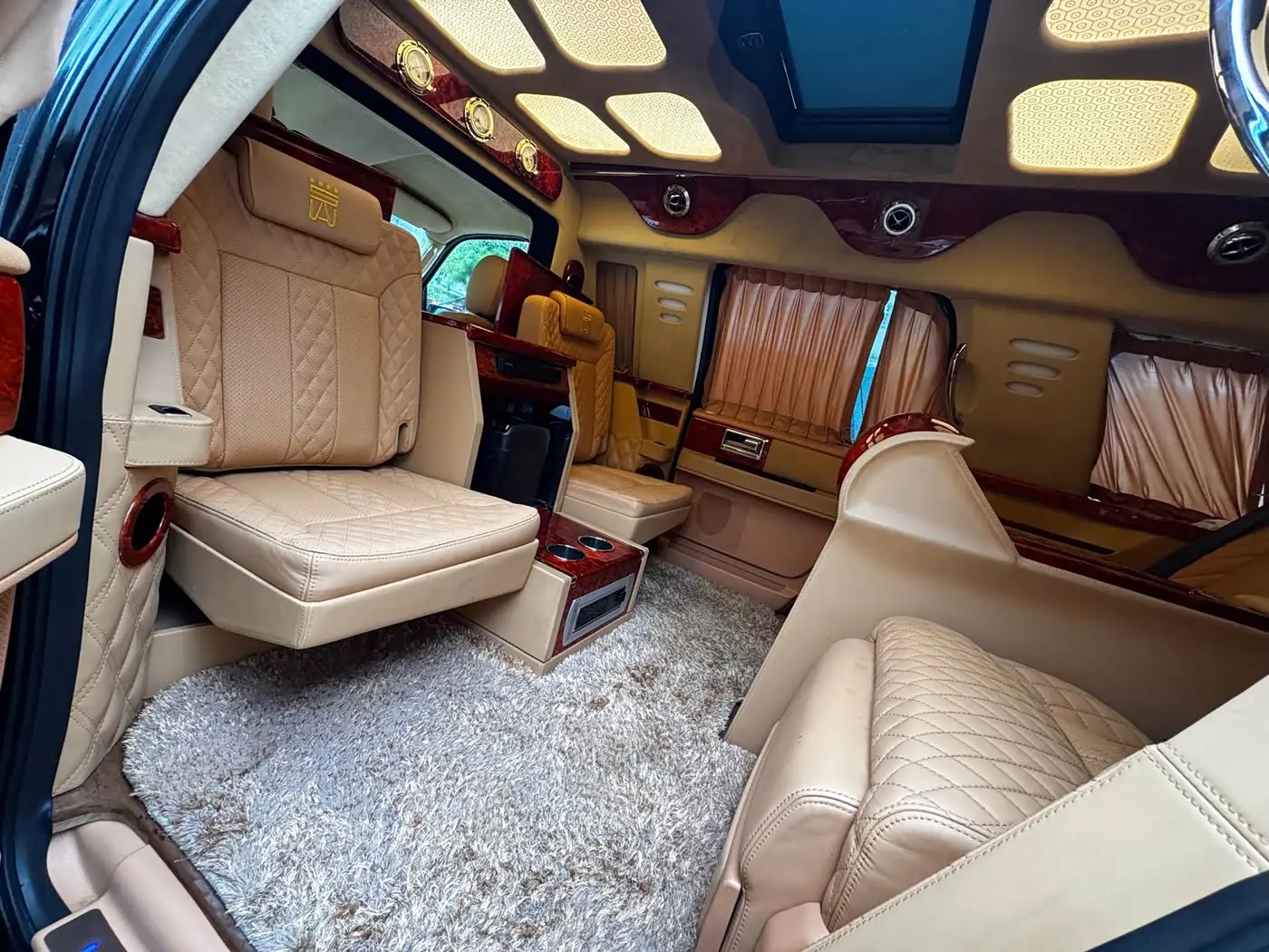 Lincoln Navigator 2018 — Photo 16/16
