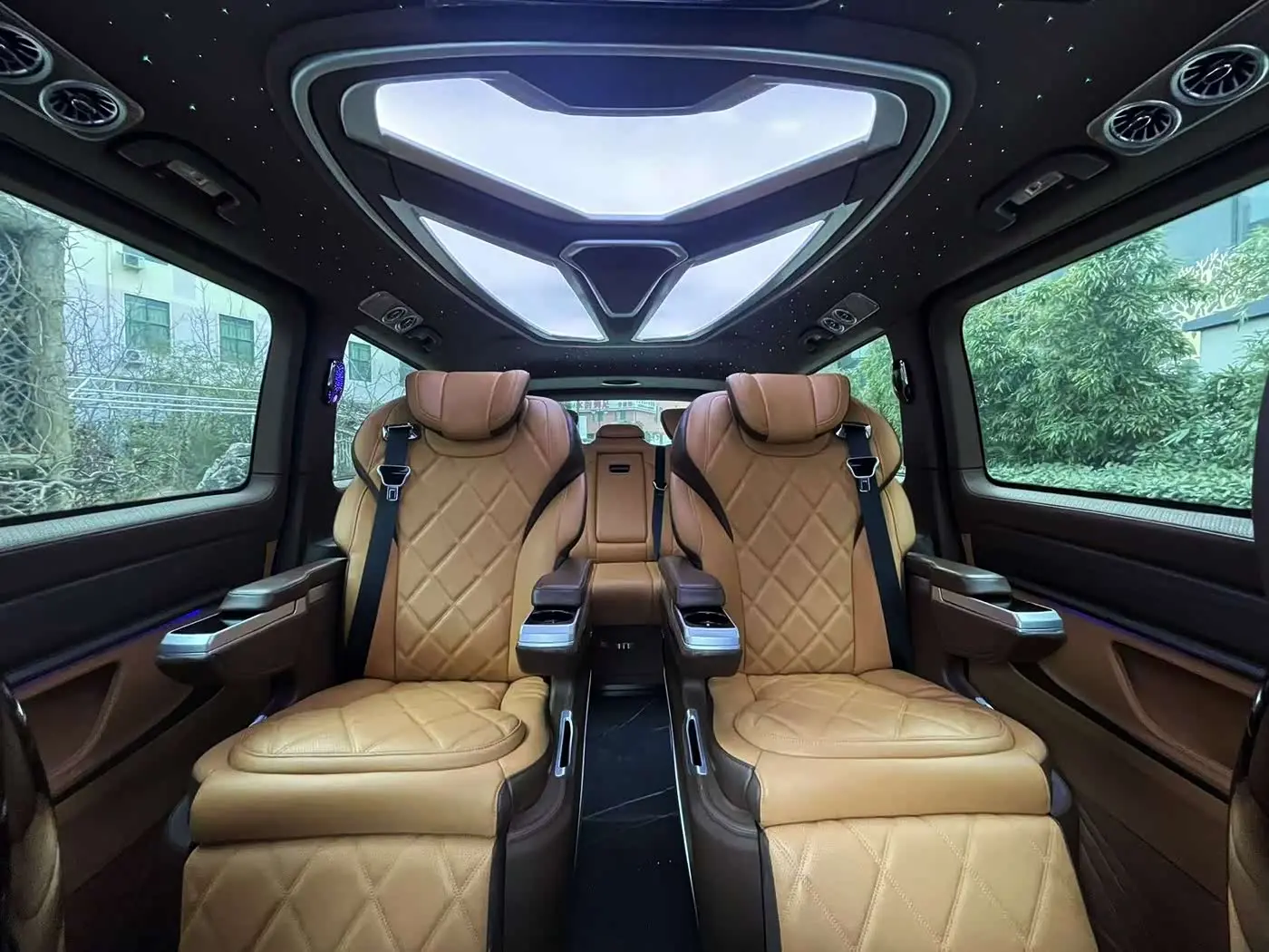 Mercedes-Benz Vito 2024 — Photo 9/14