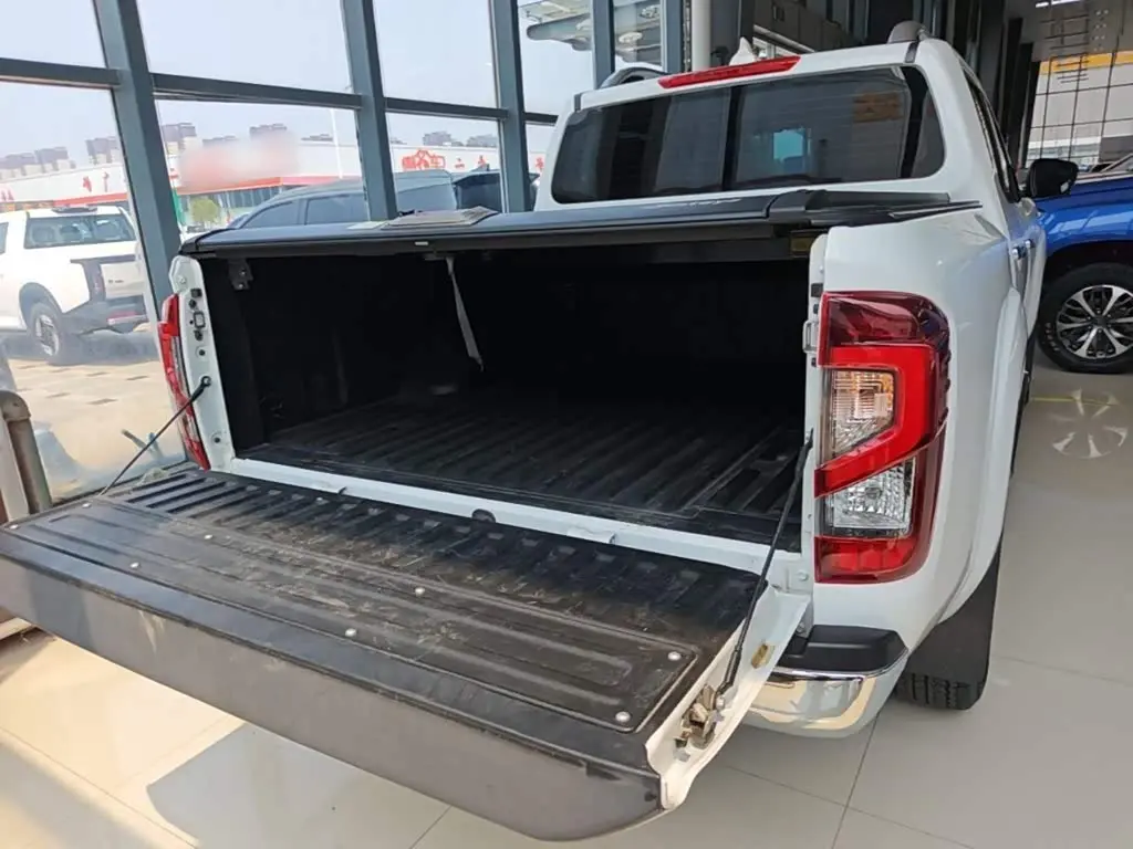Nissan Navara 2023 — Фото 19/20
