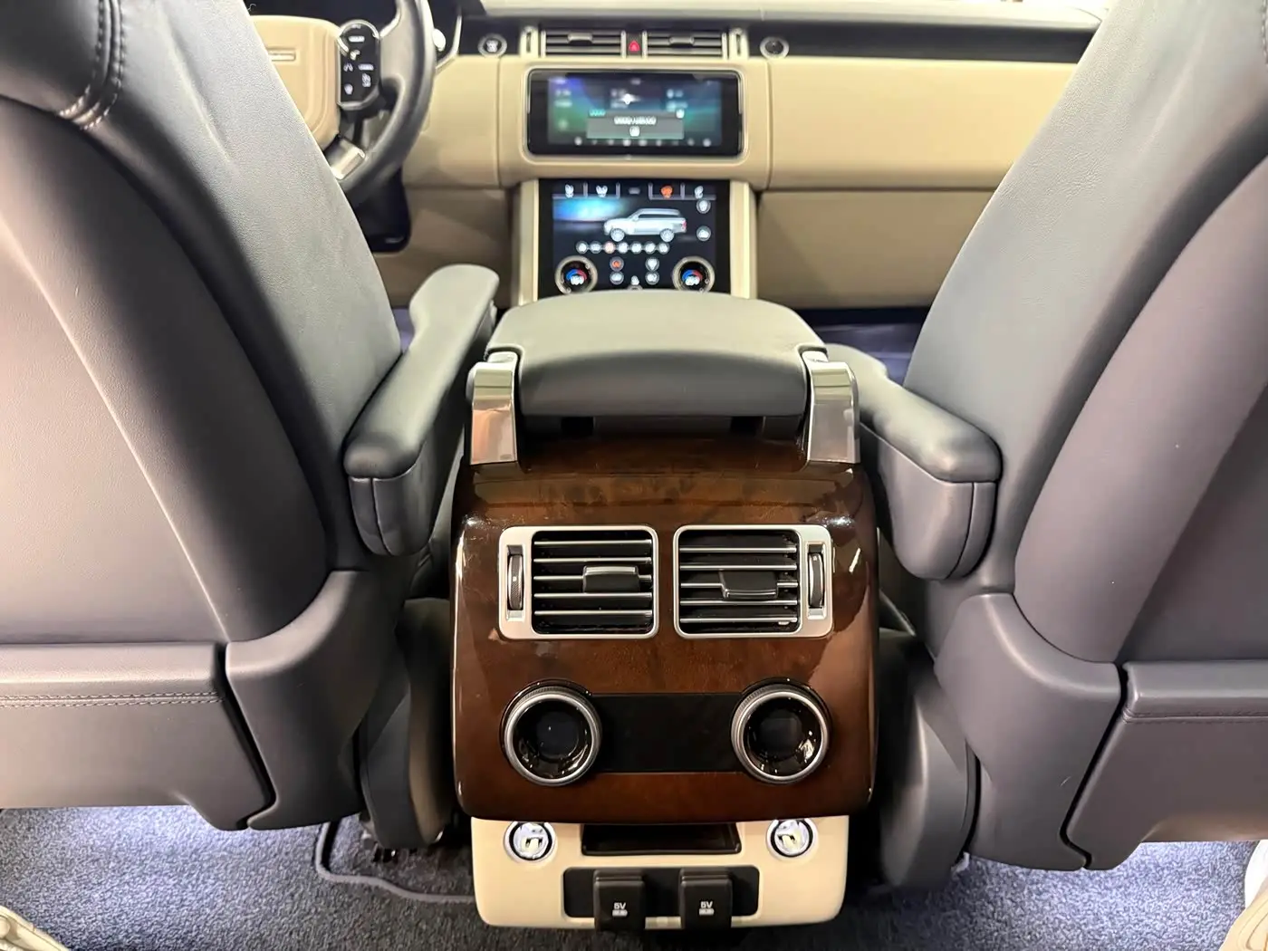 Land Rover Range Rover 2020 — Photo 18/20