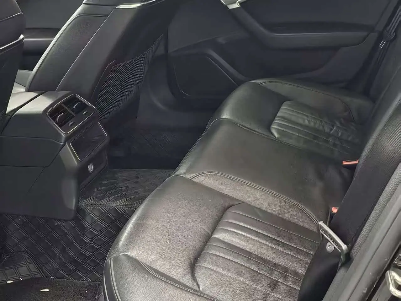 Audi A6L 2022 — Photo 9/17