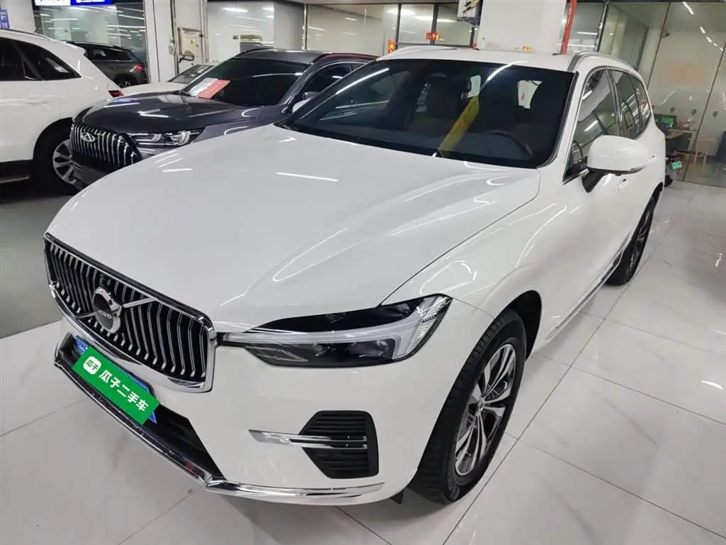 Volvo XC60 2025 — Photo 1/20
