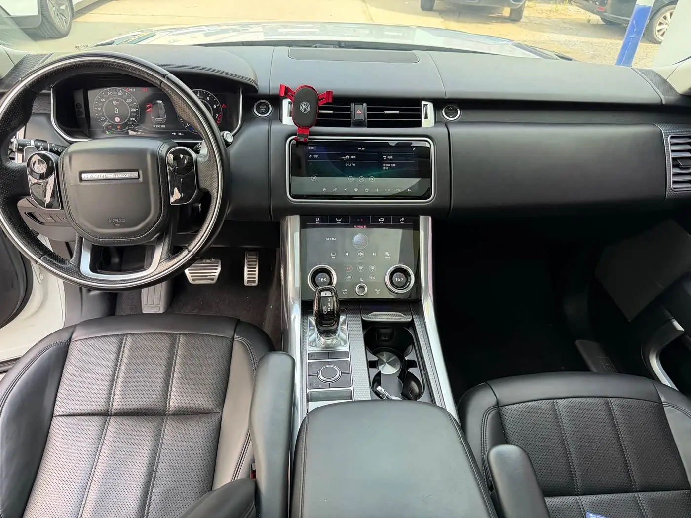Land Rover Range Rover Sport 2019 — Photo 6/9