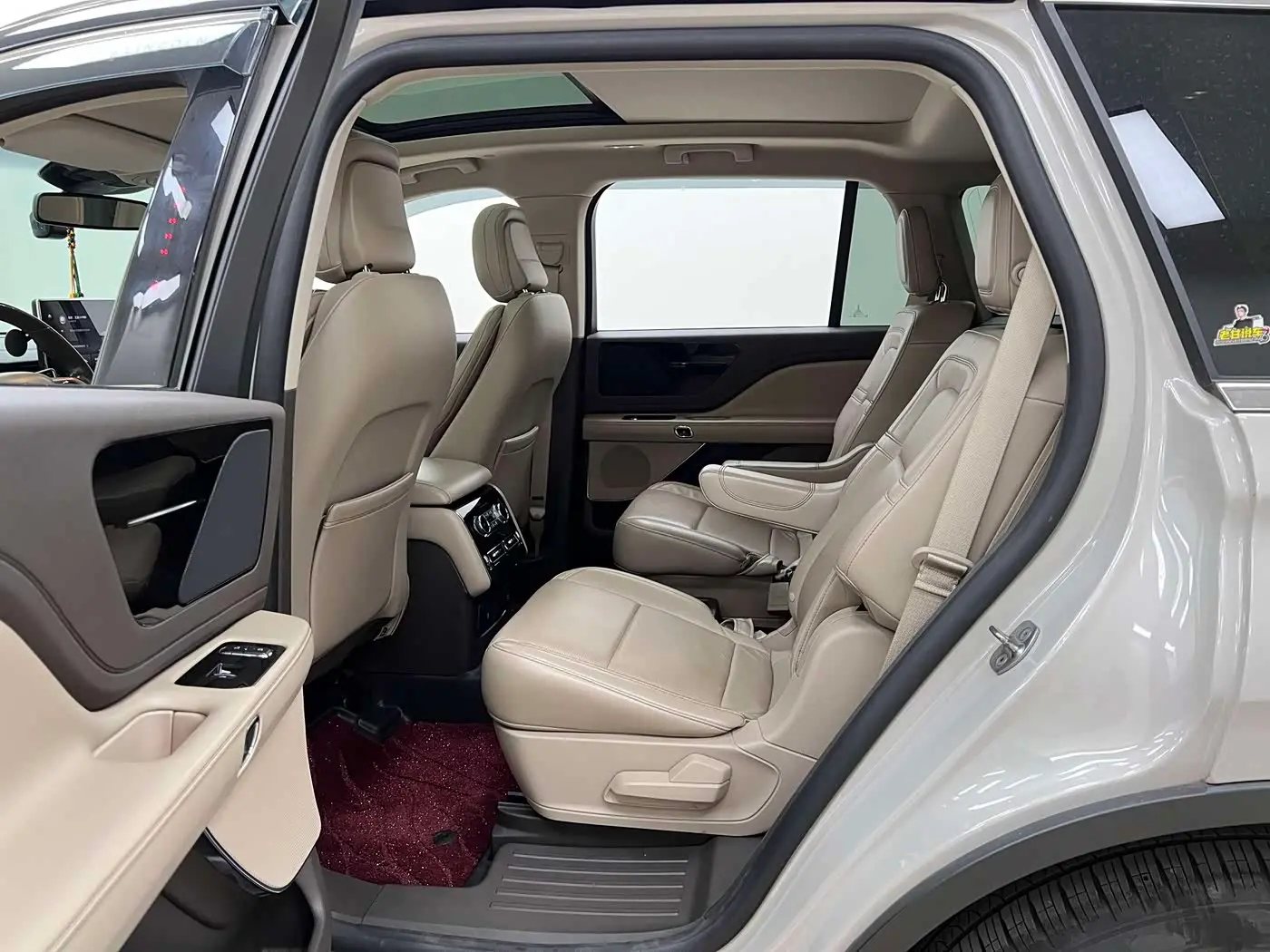 Lincoln Aviator 2021 — Şəkil 16/20