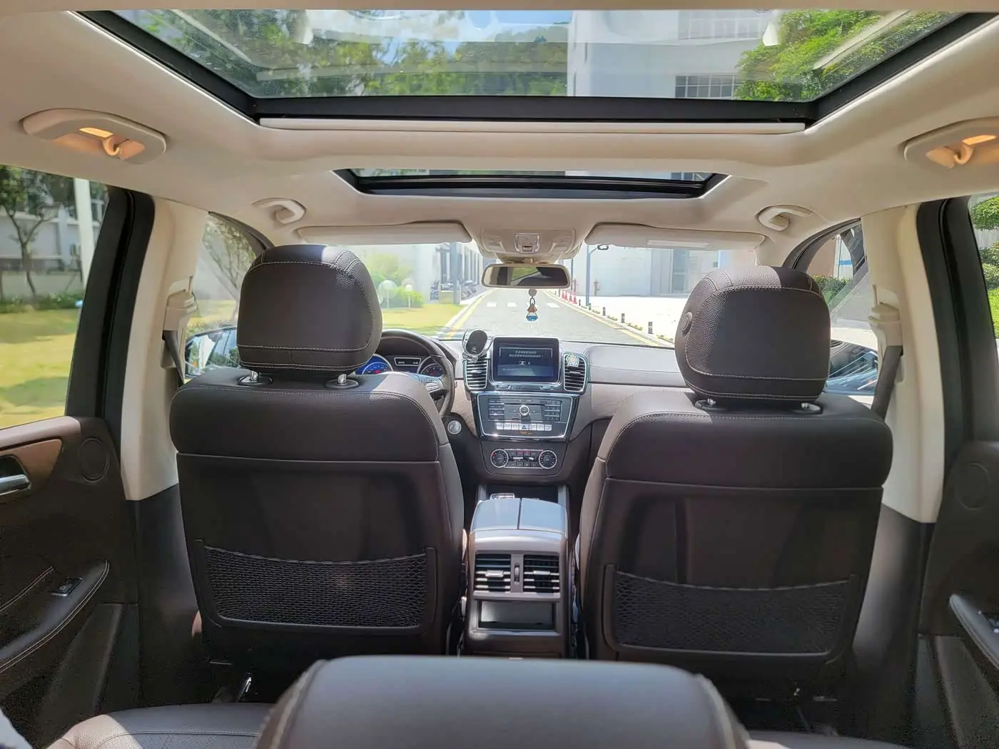 Mercedes-Benz GLE 2016 — Photo 15/15