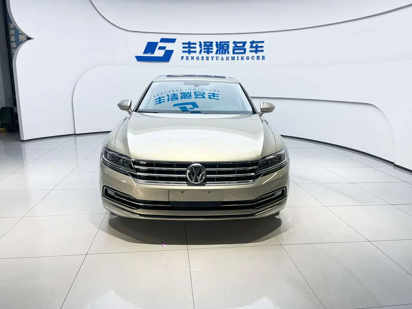Volkswagen Phideon 2018 — Фото 2/9