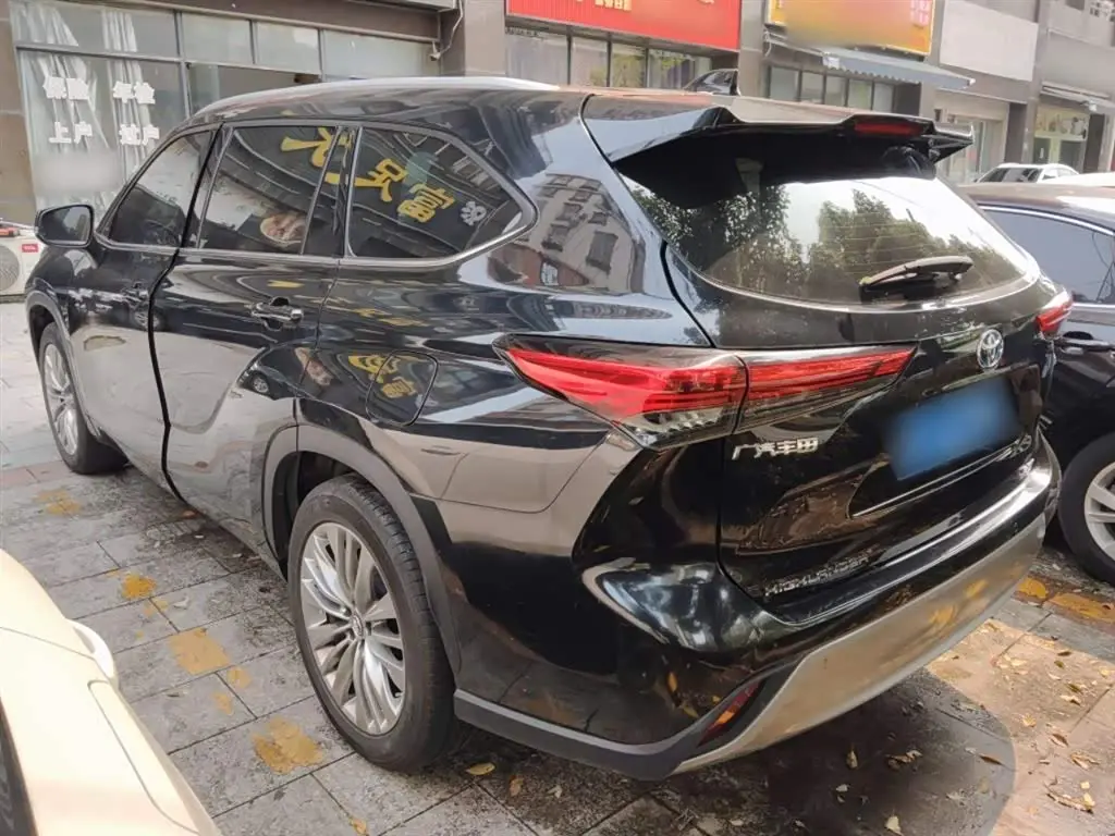 Toyota Highlander 2023 — Şəkil 4/20