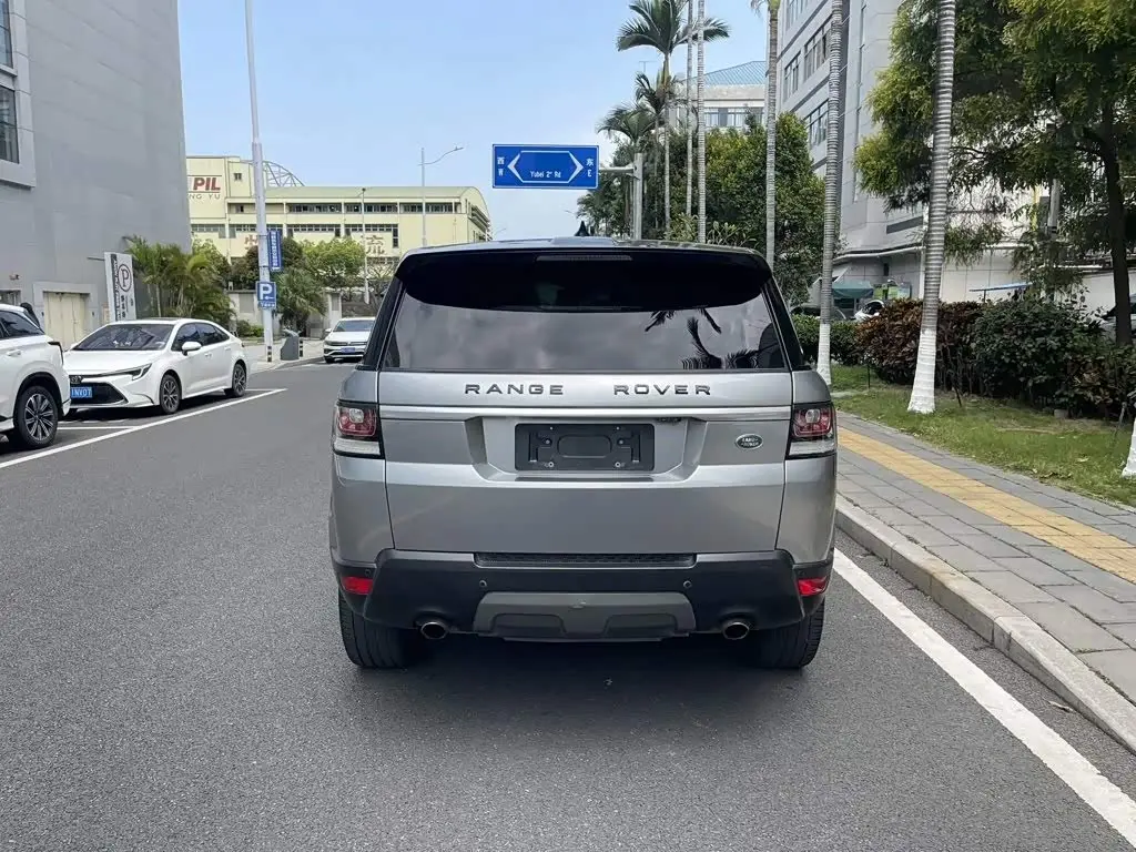 Land Rover Range Rover Sport 2017 — Photo 5/9