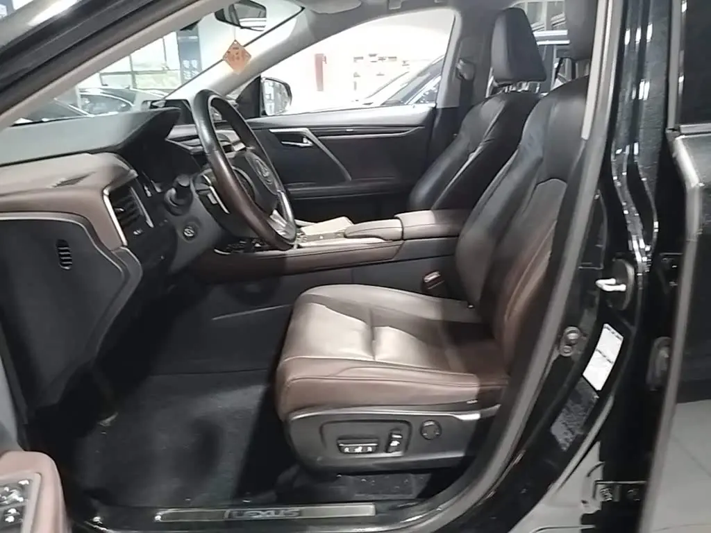 Lexus RX 2022 — Photo 15/20