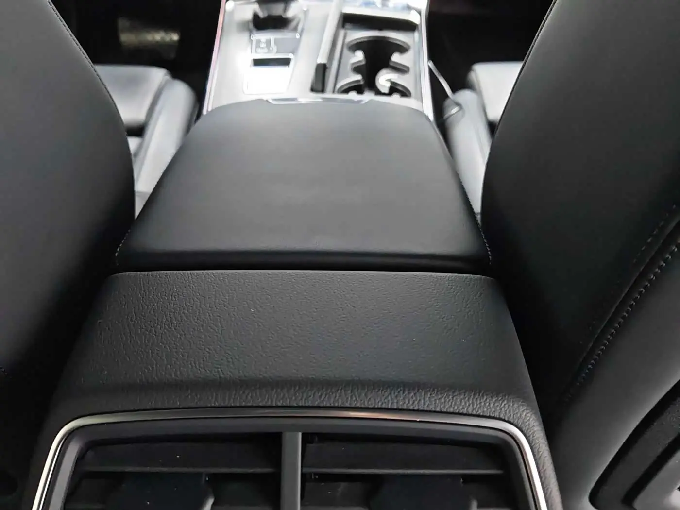 Audi A7 2023 — Şəkil 12/20