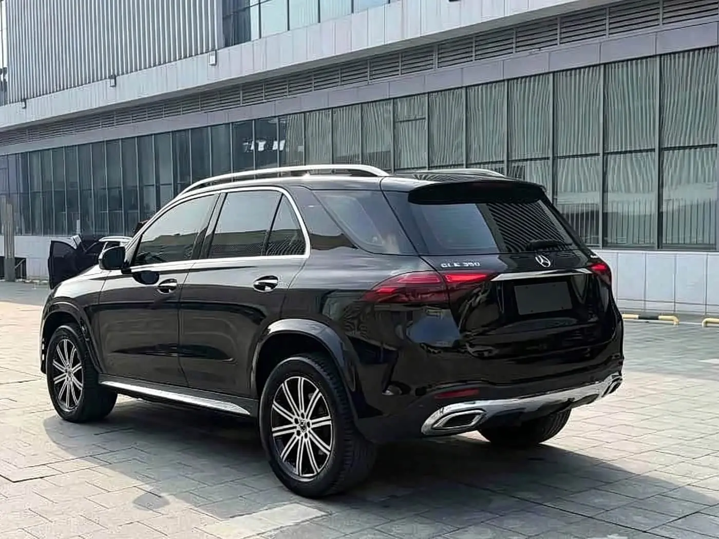 Mercedes-Benz GLE 2024 — Photo 10/12