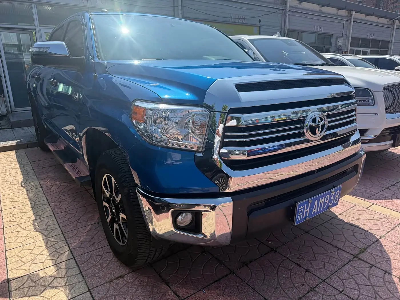 Toyota Tundra 2018 — Photo 12/15