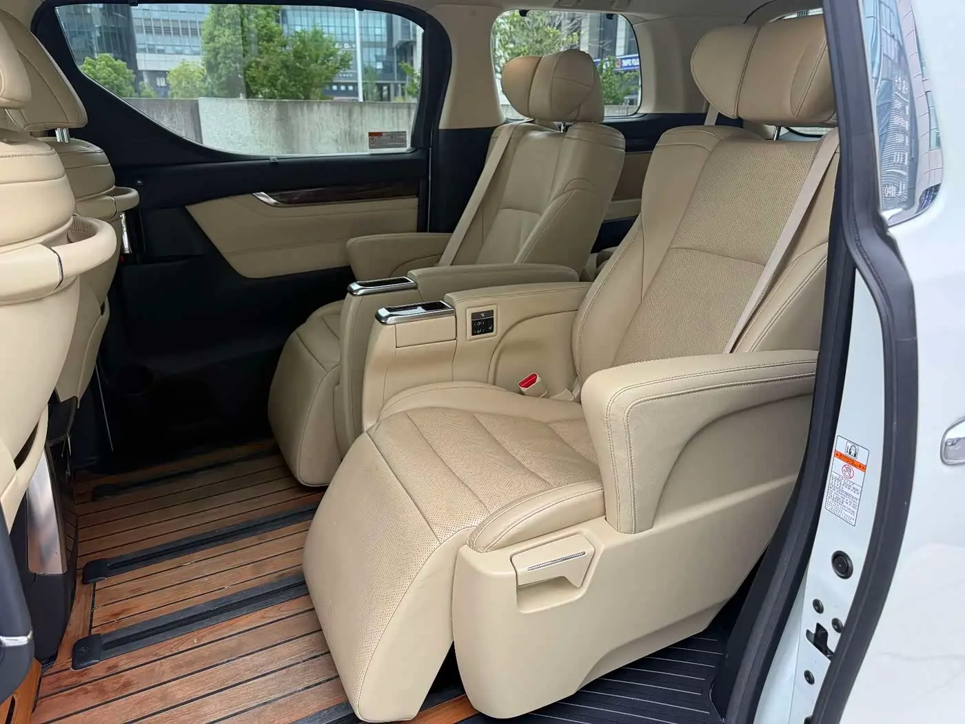 Toyota Alphard 2019 — Şəkil 9/16