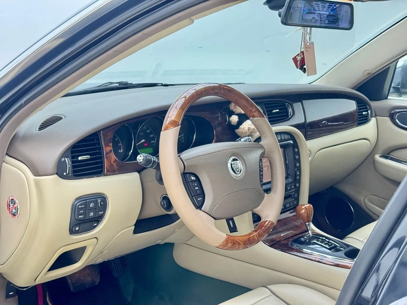Jaguar XJ 2009 — Şəkil 5/12