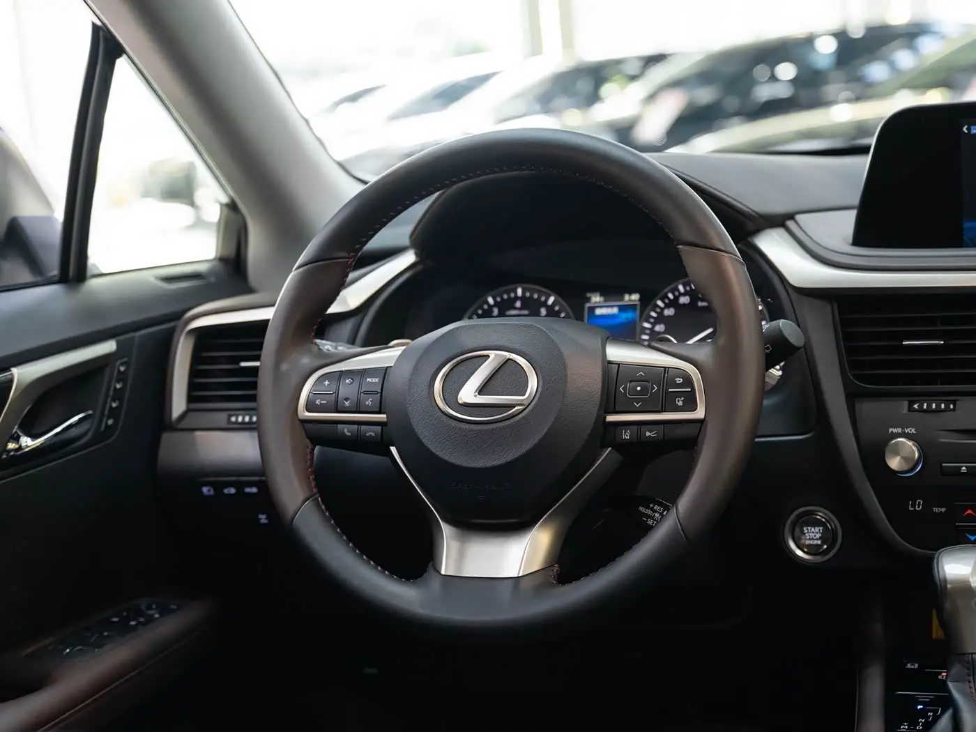 Lexus RX 2021 — Photo 14/20
