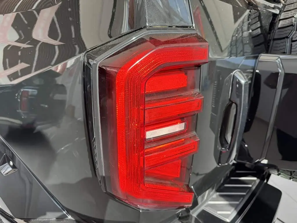 Tank 400 New Energy 2023 — Фото 13/19