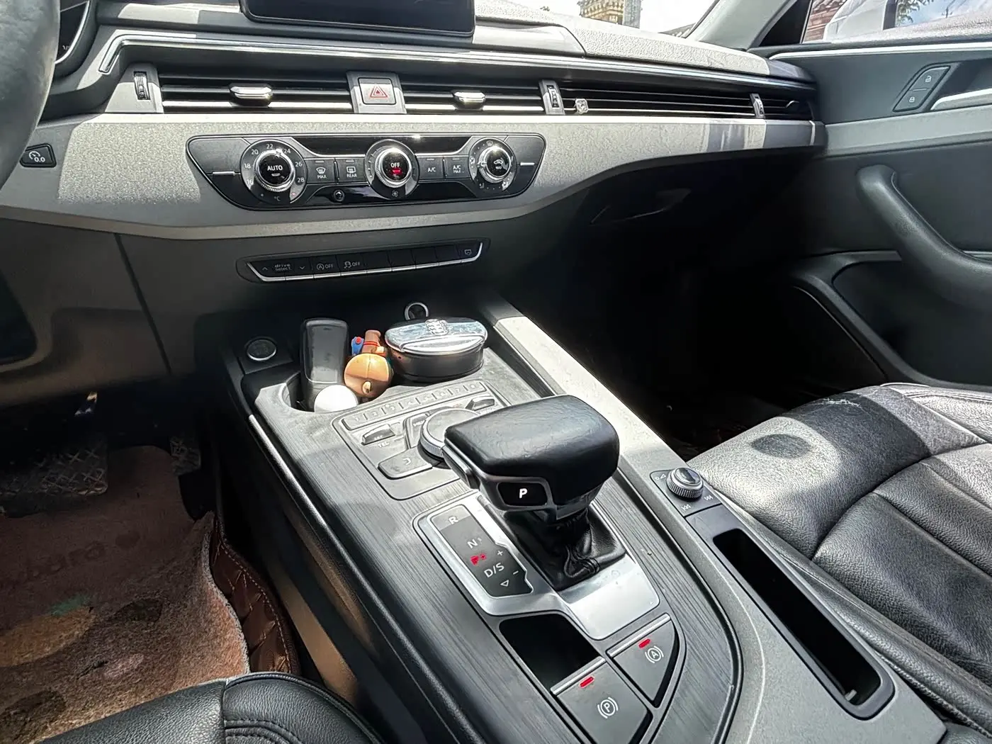 Audi A4L 2017 — Фото 12/13
