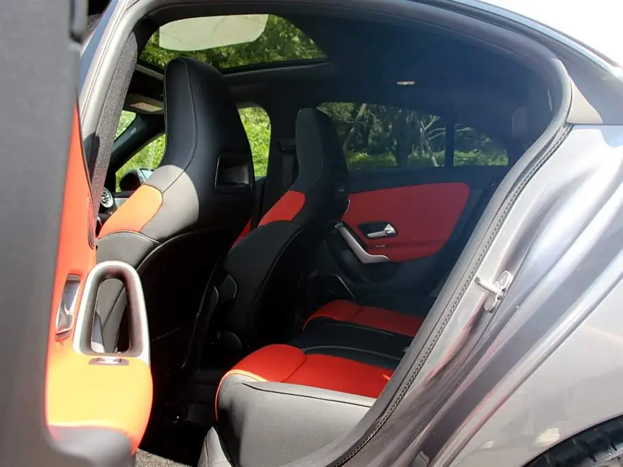 Mercedes-Benz CLA AMG 2025 — Photo 7/13